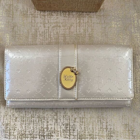 Hello Kitty Sanrio White Faux Patent Leather Long Wallet - Adorable! VGUC - Picture 5 of 13